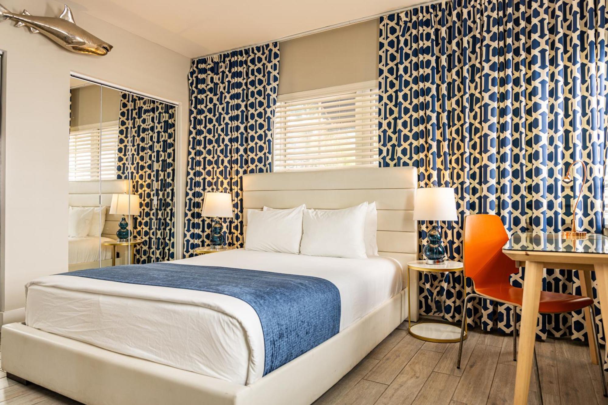 Oceanside Hotel And Suites Miami Beach Exterior photo